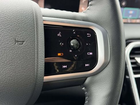 New 2025 Nissan Armada SL w/ Captain's Chari Seat Package image 21