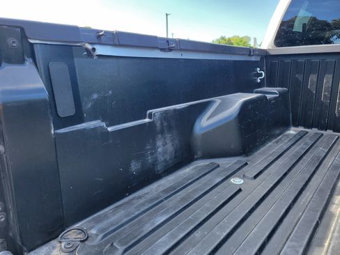 Used 2020 Toyota Tacoma SR5 AWD/4WD image 10