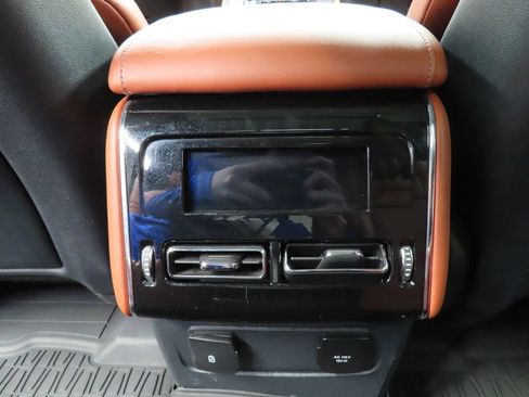 Used 2025 Lincoln Aviator Reserve w/ Equipment Group 201A AWD/4WD image 18
