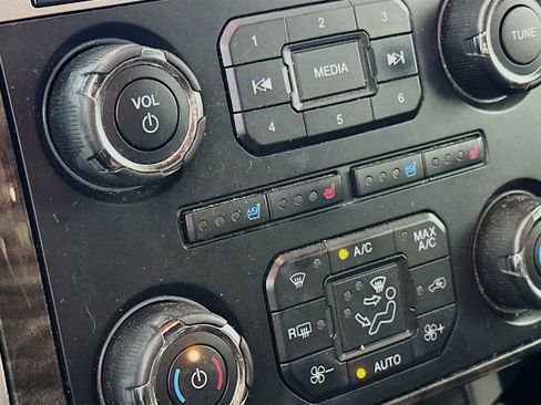 Used 2017 Ford Expedition Limited AWD/4WD image 28