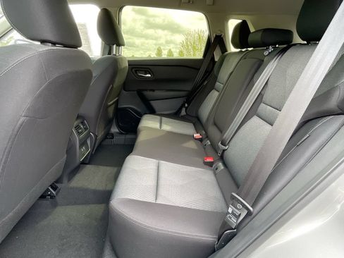 Used 2024 Nissan Rogue SV AWD/4WD image 23