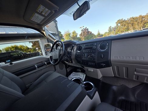 Used 2009 Ford F250 XLT image 11