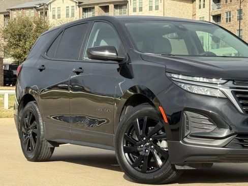 Used 2024 Chevrolet Equinox LS w/ LS Convenience Package image 3