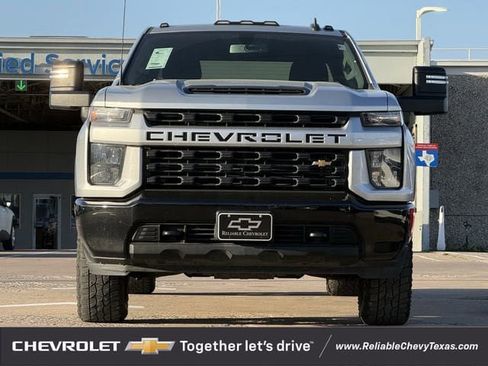 Used 2021 Chevrolet Silverado 2500 Custom w/ Custom Value Package image 3