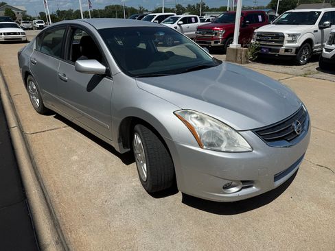 Used 2011 Nissan Altima 2.5 S FWD image 8