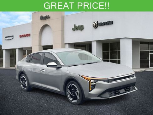 Used 2025 Kia K4 EX image 1