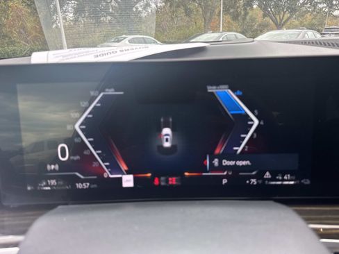 Used 2024 BMW X5 xDrive50e image 32