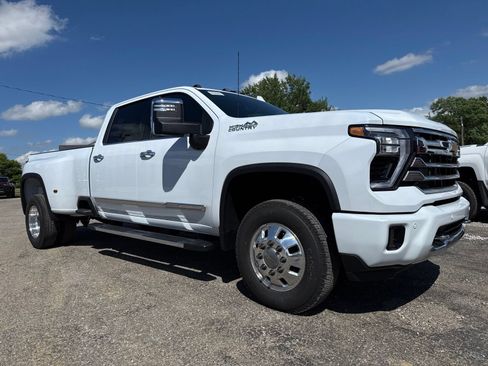 New 2026 Chevrolet Silverado 3500 High Country w/ High Country Premium Package AWD/4WD image 19