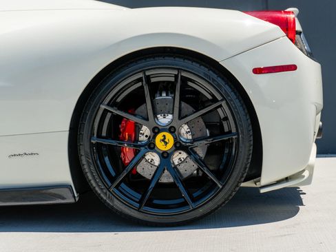 Used 2014 Ferrari 458 Spider RWD image 22