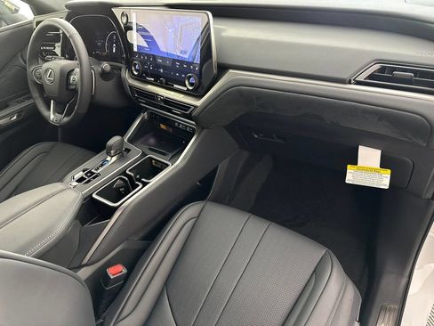 New 2026 Lexus TX 500h AWD image 19