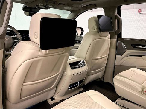 Used 2024 Cadillac Escalade ESV Sport Platinum AWD/4WD image 35