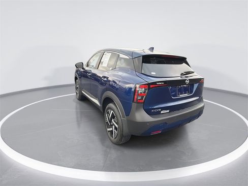 Used 2025 Nissan Kicks SV image 6