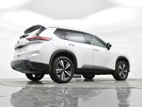 Used 2024 Nissan Rogue SL image 29