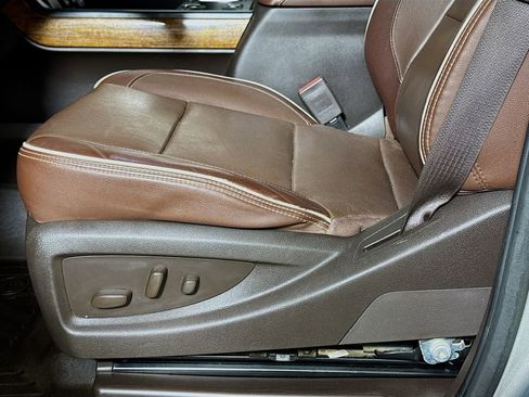 Used 2017 Chevrolet Silverado 2500 High Country image 18