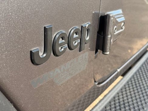 Used 2021 Jeep Wrangler Unlimited Sport AWD/4WD image 31