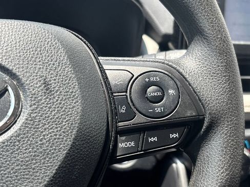 Used 2019 Toyota RAV4 XLE w/ Convenience Package FWD image 22