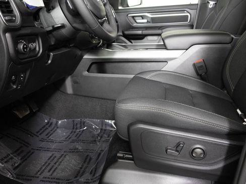 New 2026 RAM 1500 Big Horn AWD/4WD image 16