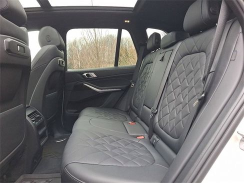 Used 2024 BMW X5 xDrive40i w/ Parking Assistance Package image 10