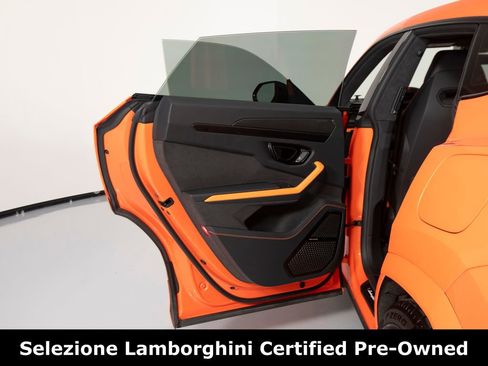 Used 2025 Lamborghini Urus SE image 41