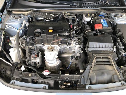 Used 2023 Honda Civic Sport image 3