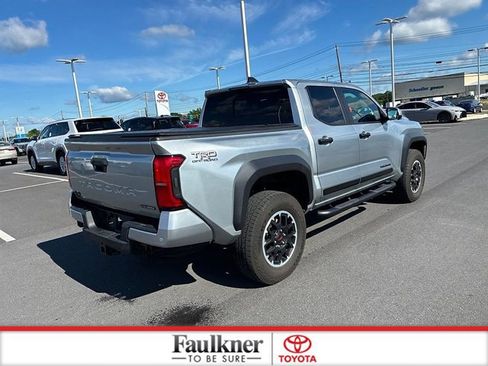 Used 2024 Toyota Tacoma TRD Off-Road w/ TRD Off Road Premium Package AWD/4WD image 8