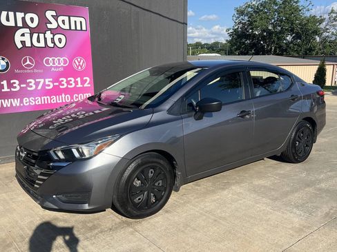 Used 2024 Nissan Versa S w/ Trunk Package FWD image 3