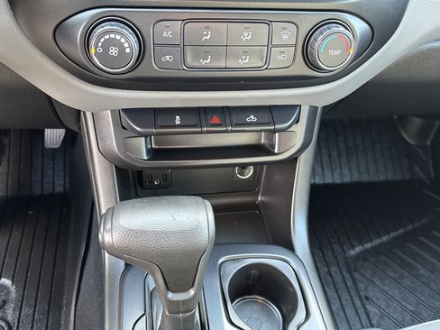 Used 2021 Chevrolet Colorado W/T w/ WT Convenience Package image 25