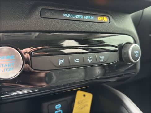 Used 2023 Ford Escape Platinum w/ Premium Technology Package image 11