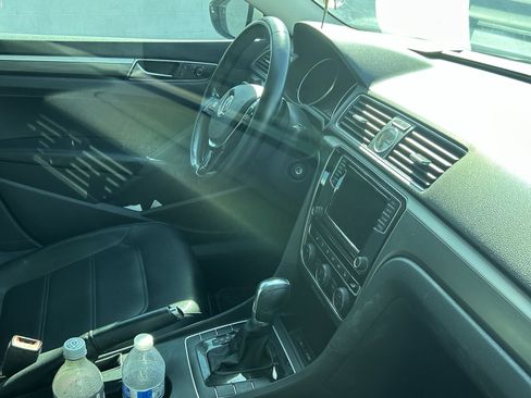 Used 2017 Volkswagen Passat 1.8T R-Line FWD image 10