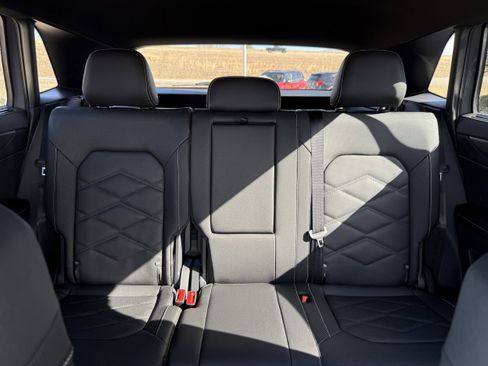 New 2026 Volkswagen Atlas Cross Sport SE image 7