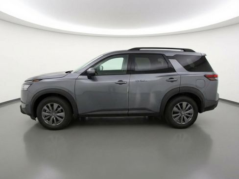 Used 2025 Nissan Pathfinder SV image 5