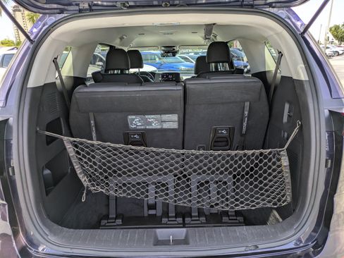 Certified 2022 Kia Carnival LX FWD image 10