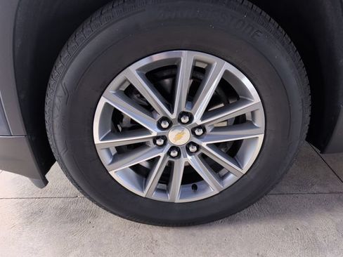 Used 2023 Chevrolet Traverse LT AWD/4WD image 25