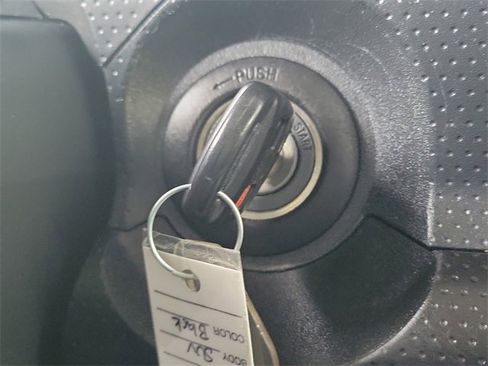 Used 2014 Toyota FJ Cruiser 4WD image 30