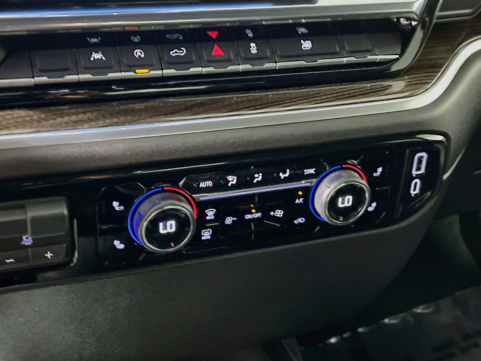 Used 2026 Chevrolet Silverado 1500 LT AWD/4WD image 26