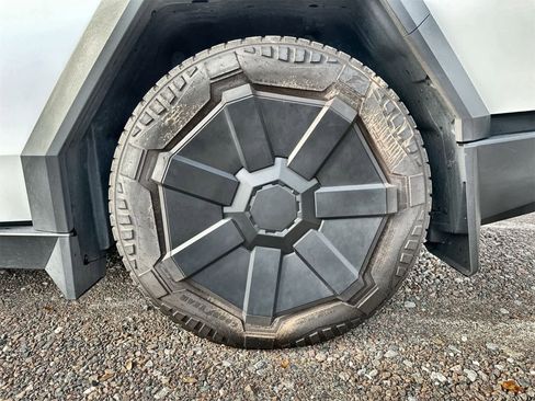 Used 2024 Tesla Cybertruck Cyberbeast image 8