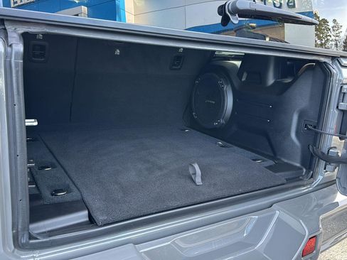 Used 2023 Jeep Wrangler Unlimited Sahara image 31