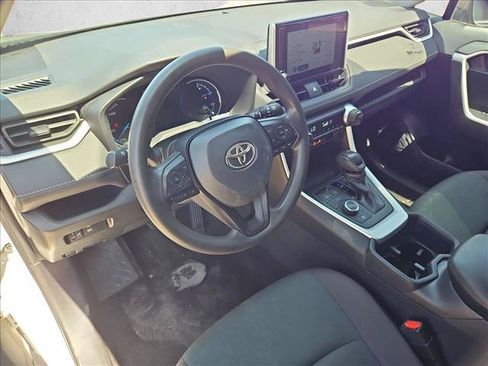 Used 2025 Toyota RAV4 XLE AWD/4WD image 12