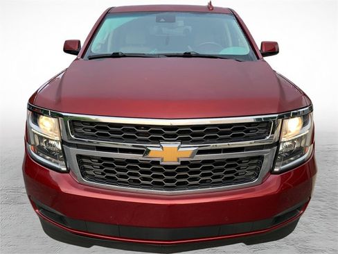 Used 2018 Chevrolet Suburban LT w/ Luxury Package AWD/4WD image 7