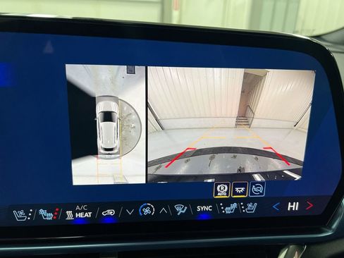 New 2026 Chevrolet Equinox EV LT image 15