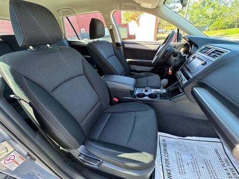 Used 2017 Subaru Outback 2.5i AWD/4WD image 12