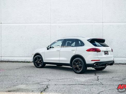 Used 2016 Porsche Cayenne image 43