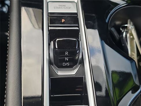 Used 2026 Volkswagen Atlas SE image 23