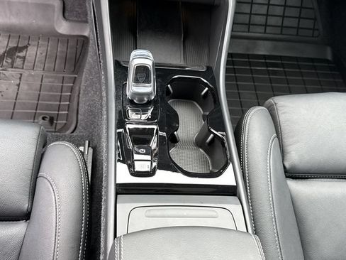 Used 2026 Volvo XC40 B5 Plus AWD/4WD image 44