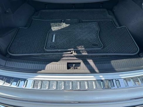 Certified 2022 Volkswagen Tiguan SEL R-Line AWD/4WD image 17