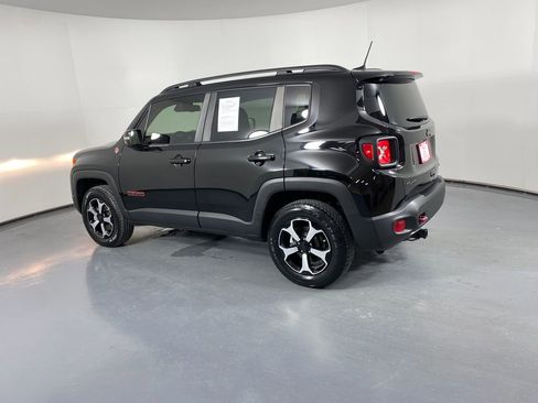Used 2022 Jeep Renegade Trailhawk image 4
