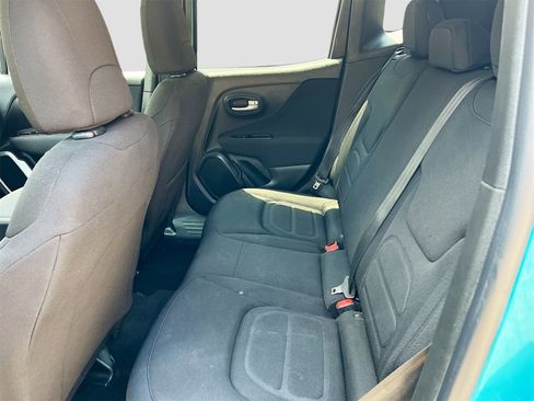 Used 2021 Jeep Renegade Latitude image 22