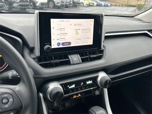 Used 2024 Toyota RAV4 LE image 21