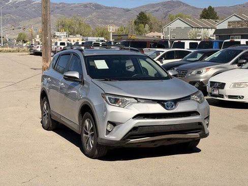 Used 2016 Toyota RAV4 XLE image 2