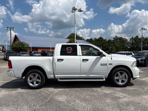 Used 2017 RAM 1500 Express RWD image 2